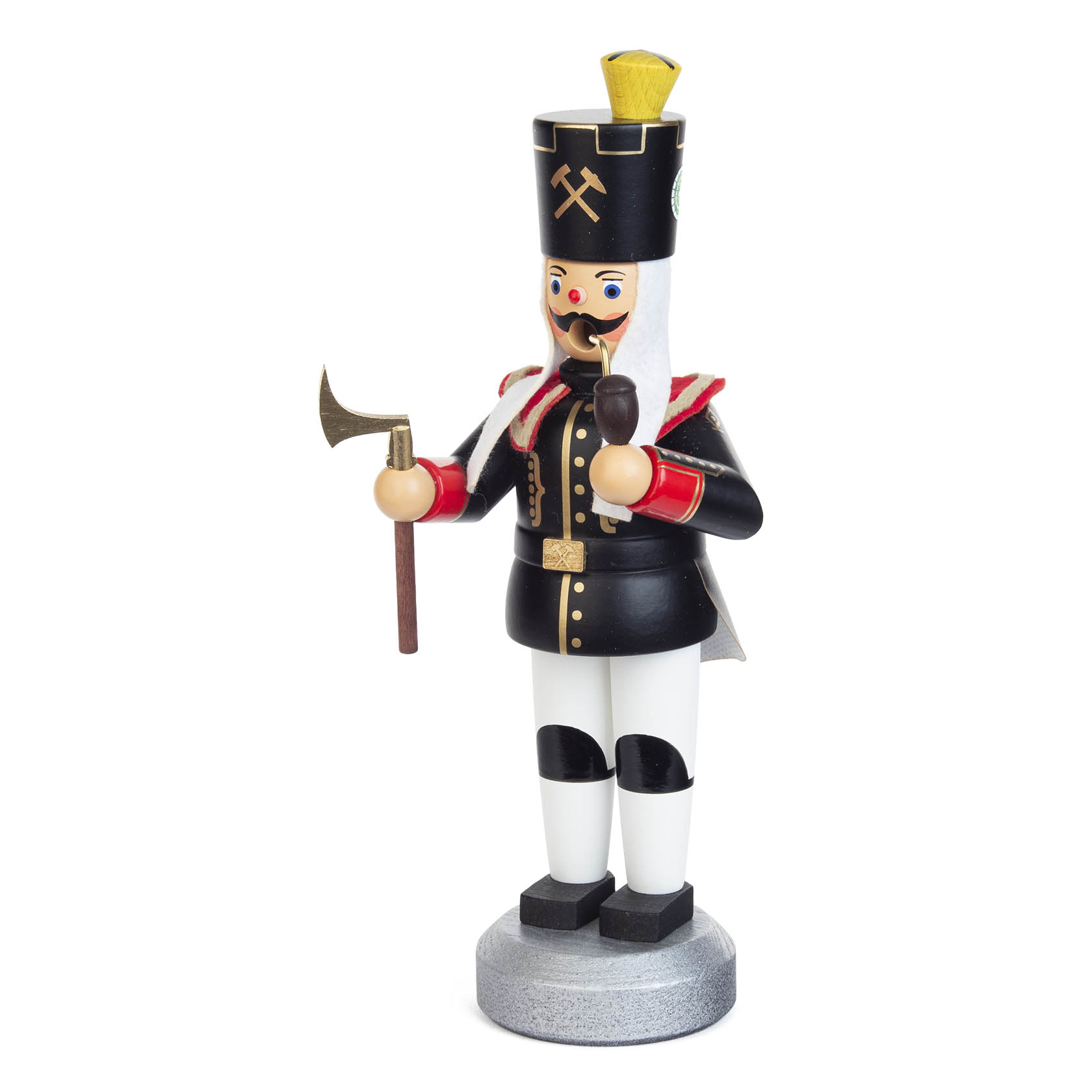 Ein traditioneller Räuchermann in der Form eines Bergmanns mit schwarzer Uniform, schwarzem Hut, roten Verzierungen und einer Pfeife in der Hand.