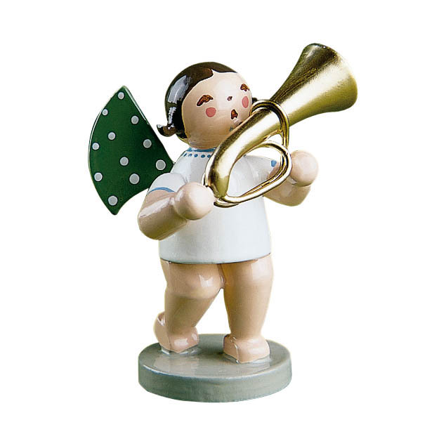 Holzfigur eines Engels mit grünen Flügeln, der eine goldene Basstrompete hält und auf einem runden Sockel steht. im Dregeno Online Shop günstig kaufen